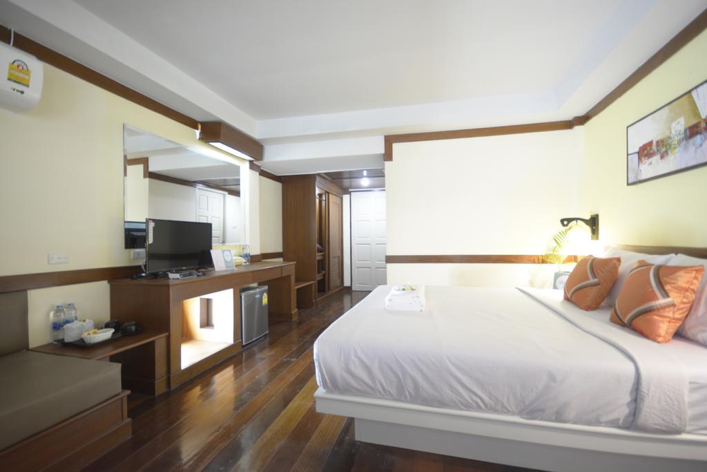 Хостел Irest Ao Nang Seafront Экстерьер фото