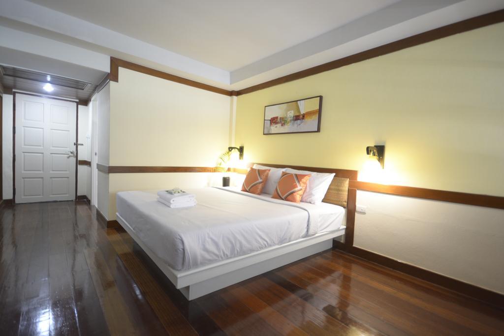 Хостел Irest Ao Nang Seafront Экстерьер фото