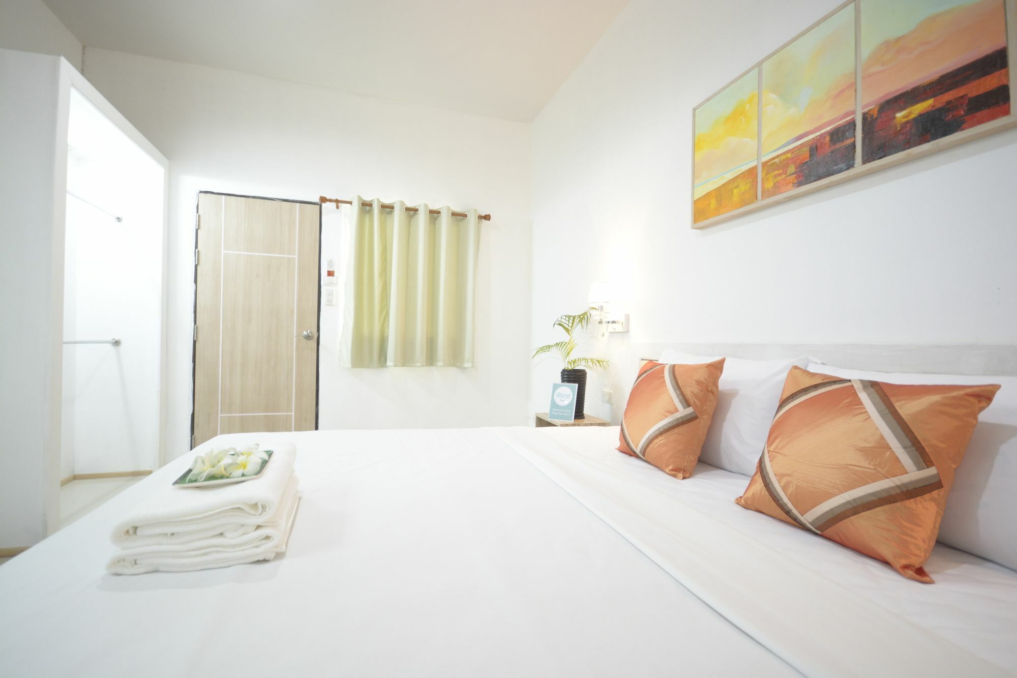 Хостел Irest Ao Nang Seafront Экстерьер фото