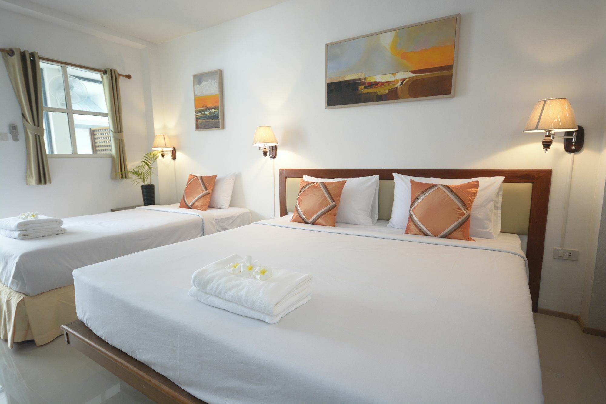 Хостел Irest Ao Nang Seafront Экстерьер фото